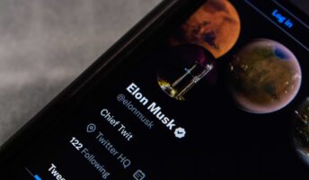 Musk on Twitter Screen