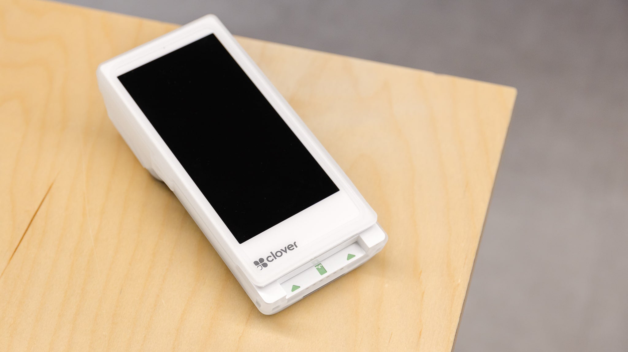 Clover POS handheld device with built-in receipt printer. Source: Tech.co